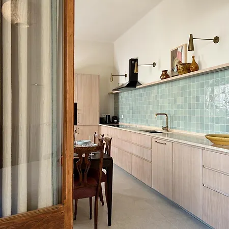Spacious Luxury Apartment *
